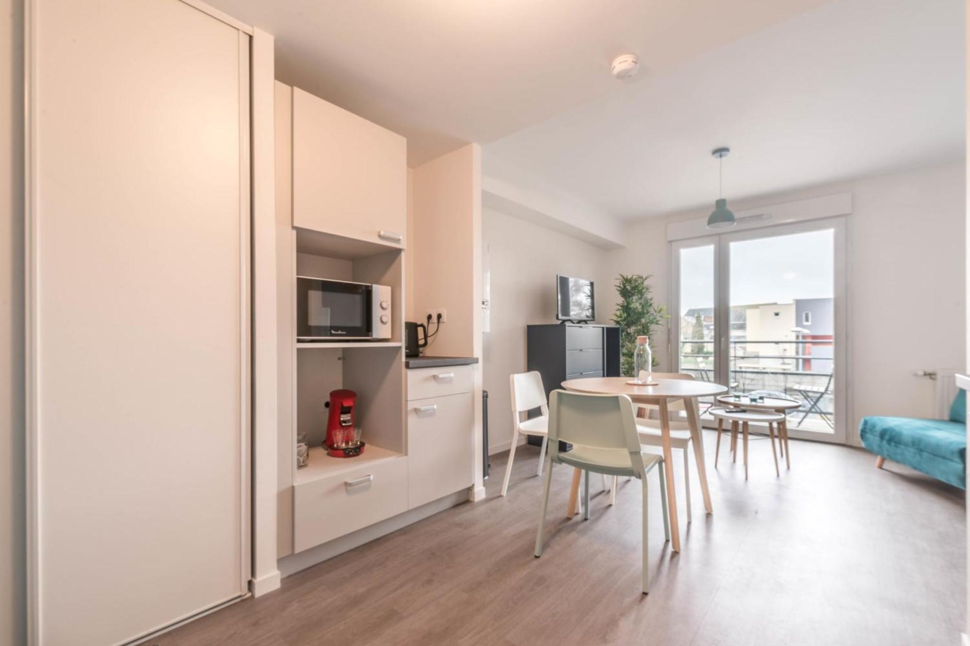 Appartement PIERRICK - Studio proche gare, Wifi, arrivée 24 24 à Le Mans Extérieur photo
